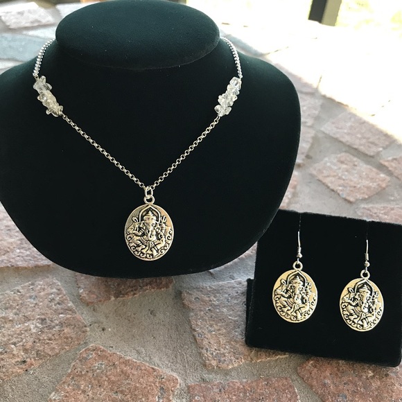Crystal ganesh necklace earrings set . Crystal quartz chips silver Ganesh charms - Picture 6 of 7